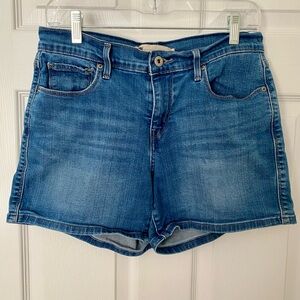 Women’s Levi’s Denim Shorts - Size 6